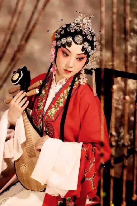 早安古风美图160205：一笔胭脂染了你美丽的容颜