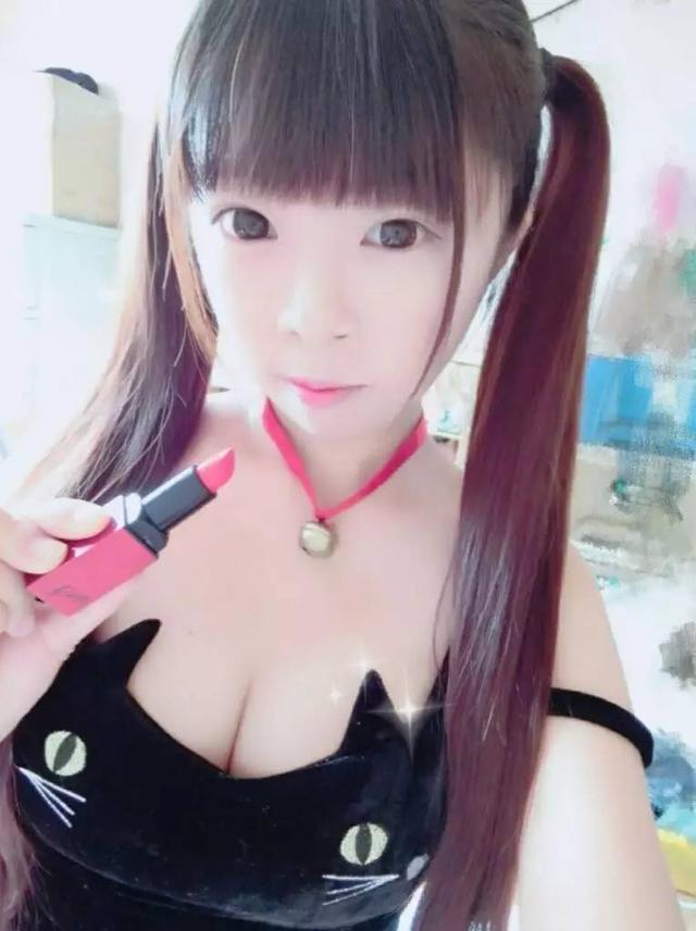 发童颜巨乳的照吸引不少粉丝,真相却再次摧毁网友心