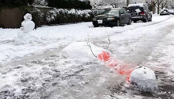 堆雪人的图片看过立马奉上膝盖，默默放下手里雪