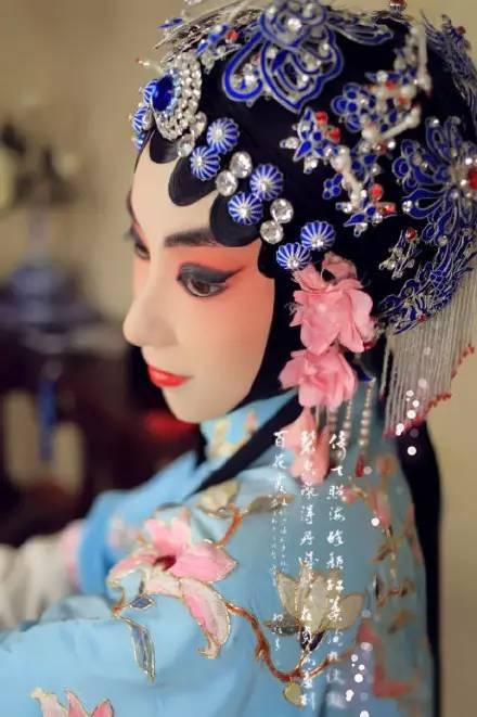 早安古风美图160205：一笔胭脂染了你美丽的容颜
