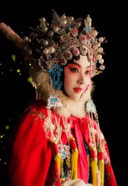 早安古风美图160205：一笔胭脂染了你美丽的容颜