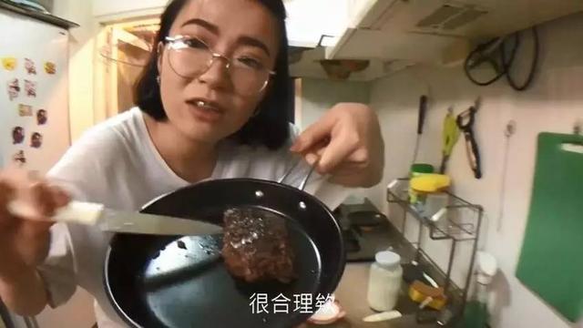 台湾女子竟用姨妈血做“经血糕”给男友庆生