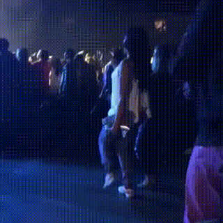 牛哥美女gif动图：妹子这舞蹈跳得挺有个性啊