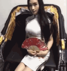 牛哥美女gif动图10p：女神柳岩拍男人装的镜头