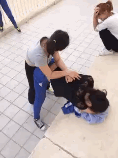 牛哥美女gif动图：这些妹子太流氓，让牛哥都自渐形秽