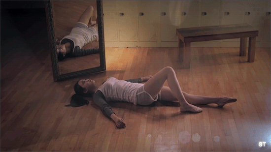 牛哥美女gif动图12p：妹子这双腿简直无敌了