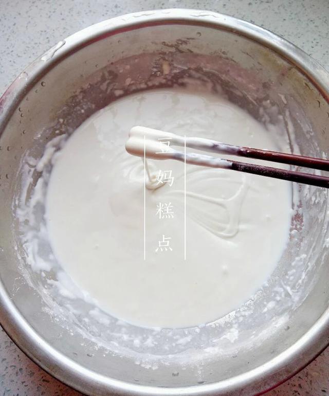 黑芝麻椰蓉糯米卷——軟糯香甜，顏值頗高，再也不想吃外面買的了 熱愛美食 第4张