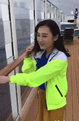 牛哥美女gif动图16p:妹子是要弯弓射雕吗?
