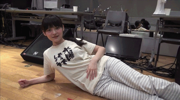 牛哥美女gif动图10p:日本内衣没有钢圈束缚,胸型真心不错