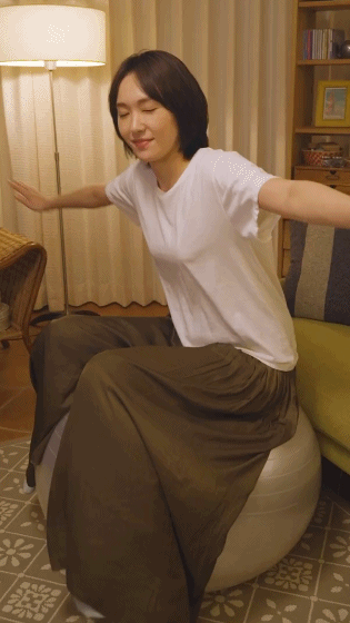 牛哥美女gif动图14p：什么情况！看得别人都不好意思了！