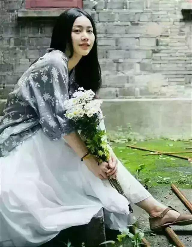 晚安句子170918：不要从别人那里认识我，我对你跟对别人不一样