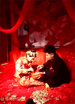 牛哥美女gif动图15p：赶紧给摄影师加个鸡腿