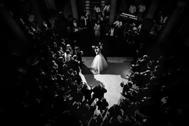 最佳婚礼照片摄影大赛最佳的26张婚纱照