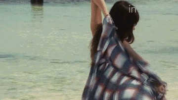 牛哥美女内涵gif动图11p：妹子吃得很开心啊！！