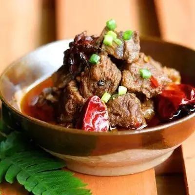 家庭红烧牛肉的简单做法，家常红烧牛肉的做法大全