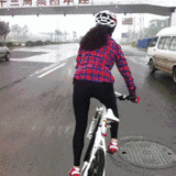 牛哥美女内涵gif动图15p:是谁的手呢?