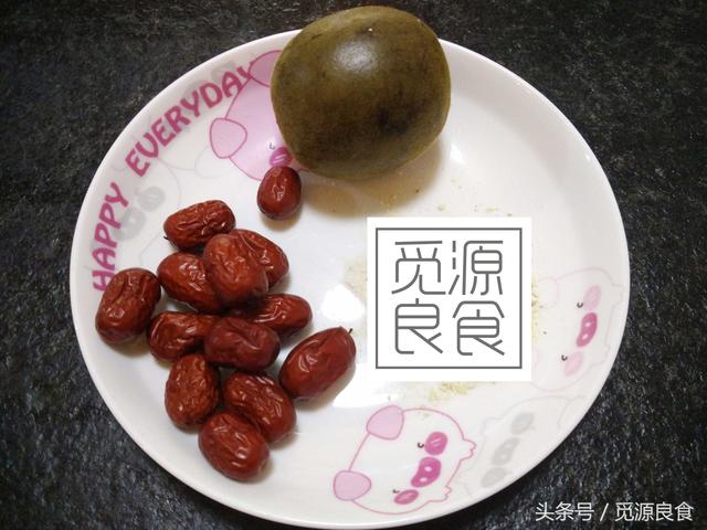 简单的秋梨膏怎么做，秋梨膏比补药营养，却不要钱