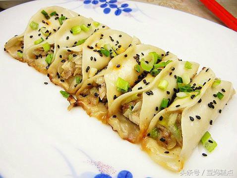 8種美味鍋貼的做法 幾分鍾就能輕松搞定！ 熱愛美食 第2张