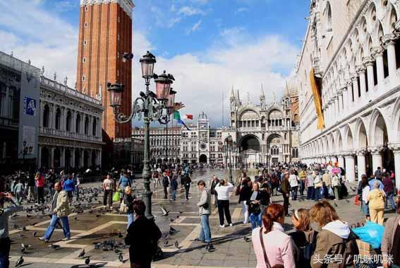 万物皆虚万事皆允文字壁纸，万物皆虚万事皆允