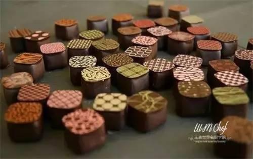 情人节送女生什么情人节为啥要送巧克力？（巧克力全科知识大汇总）