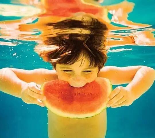 瓜瓜瓜！如何在夏天正确地干掉一只西瓜！