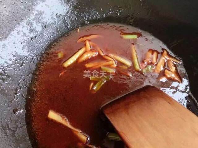 锅包肉的汁怎么调，锅包肉的家常调汁（厨师长教你做锅包肉）