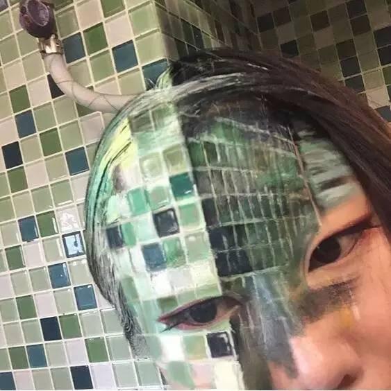 人体上进行彩绘，产生错乱的感觉！