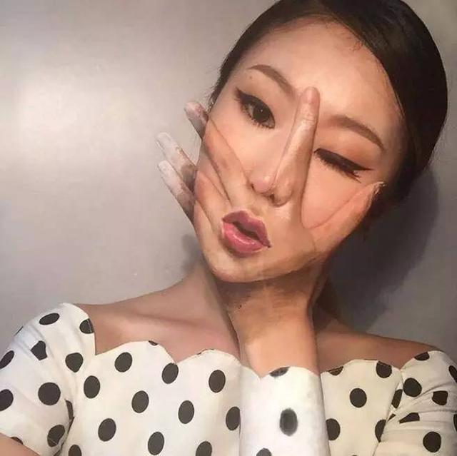 人体上进行彩绘，产生错乱的感觉！