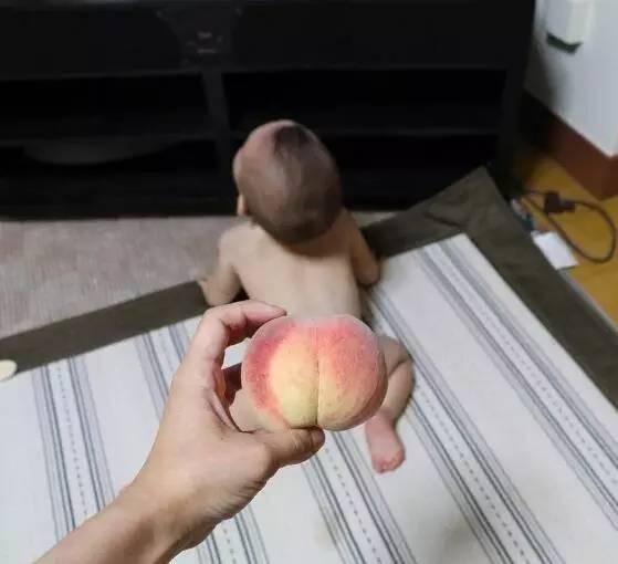 女儿怎么自拍，老爸就怎么cos....女儿内心是崩溃！