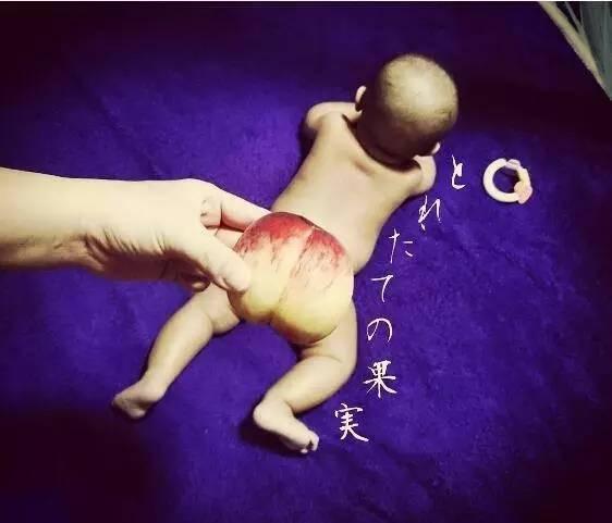 女儿怎么自拍，老爸就怎么cos....女儿内心是崩溃！