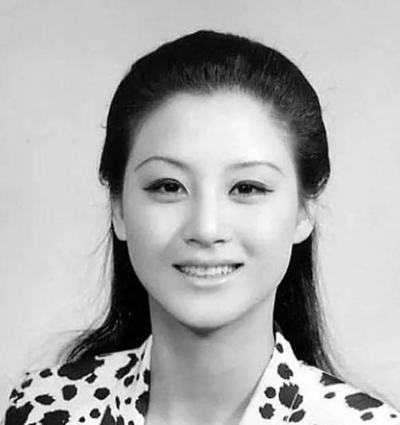 韩国小姐这个连连看也太简单了！怀念没整容的年代！