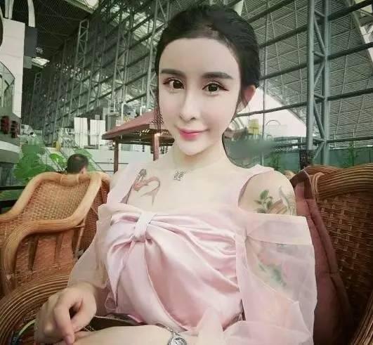 网红和小姐其实还是有很多相同点的！