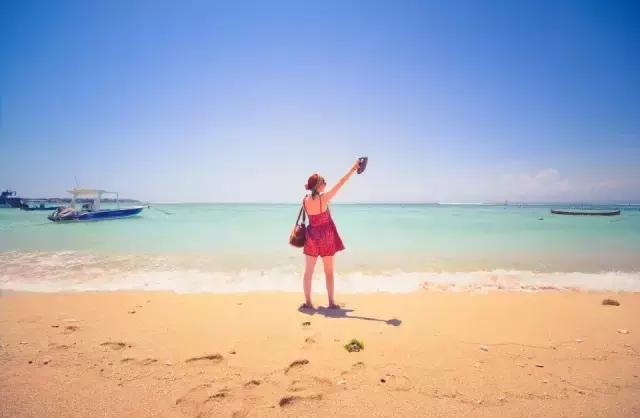 晚安美图160725：太重感情的女人