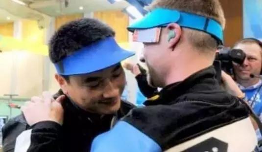 拿奥运和生活当段子美国奥运选手马修·埃蒙斯