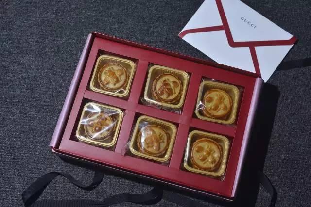 国际大品牌的月饼设计套路