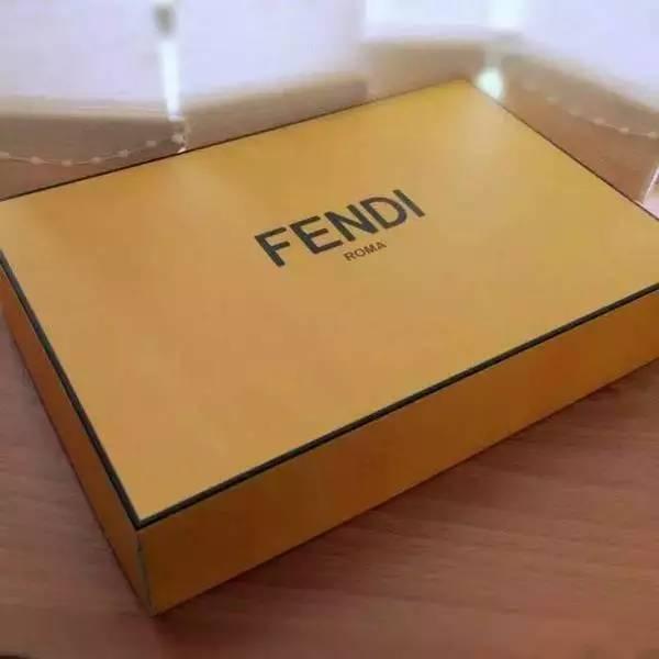 国际大品牌的月饼设计套路