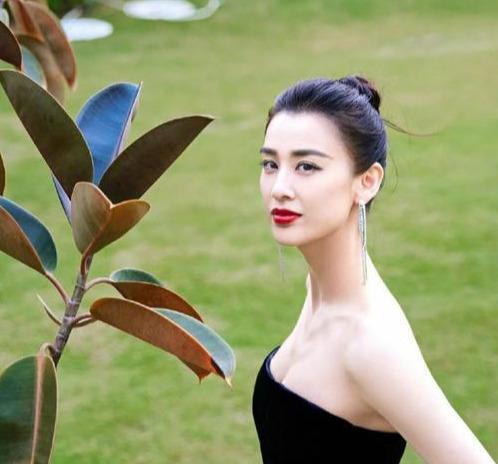 小雞裝大鵝，30個女人一出戲，比衣服拼演技，黃聖依媳婦熬成婆？ 娛樂八卦吃瓜 第17张