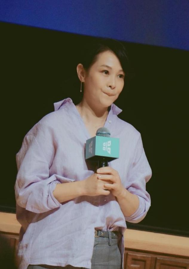 官二代背景的奶茶劉若英已到知天命年紀，依舊淡雅如菊，溫婉可人 娛樂八卦吃瓜 第19张