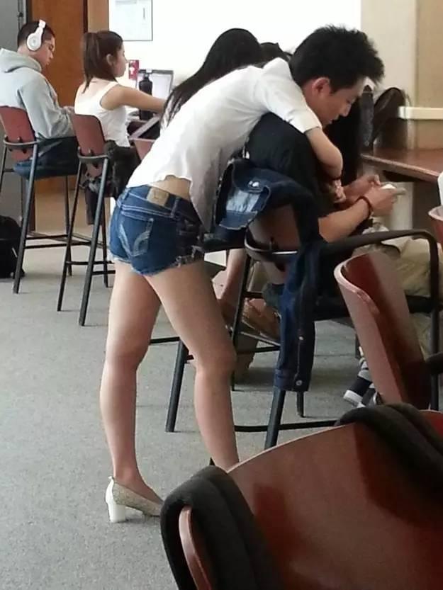 事实摆在你面前，可你看到的总是另一个世界