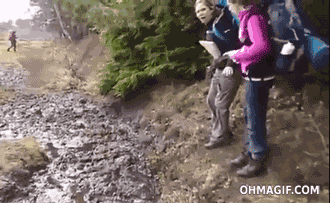 牛哥gif：秋天你们更需要多运动运动了！