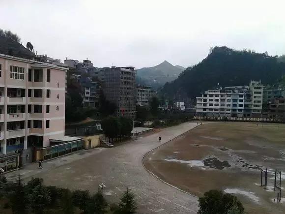 最美中学北京四中房山校区，颠覆了中国式审美