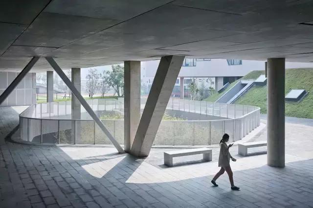 最美中学北京四中房山校区，颠覆了中国式审美