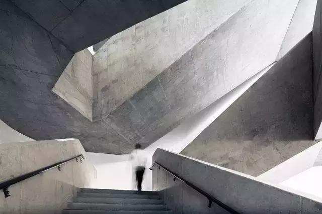 最美中学北京四中房山校区，颠覆了中国式审美