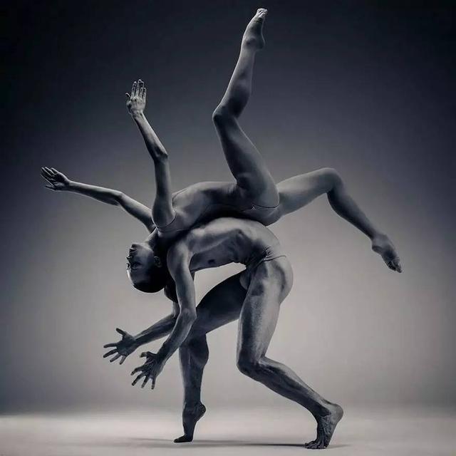 学雕塑的摄影师，拍出来的舞蹈照片