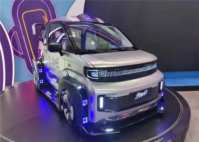 奇瑞QQ冰淇淋竞争宏光MINIEV，无界版和无界X版亮相，外观很酷炫