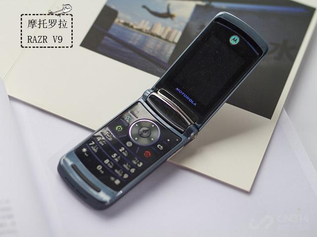 摩托罗拉旋转手机，摩托罗拉v 3翻盖手机（摩托罗拉V系列老机型盘点）