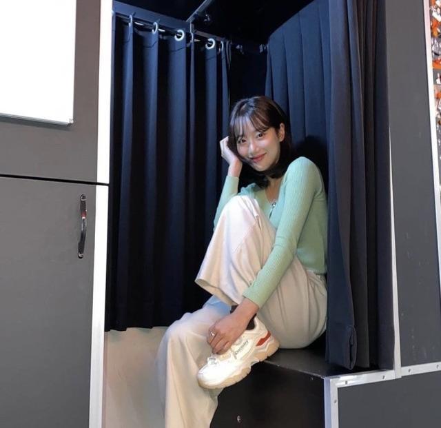 李娜恩夏日穿搭太少女！粉紅衣裙甜美減齡，不愧是韓國當紅小花旦 娛樂八卦吃瓜 第5张