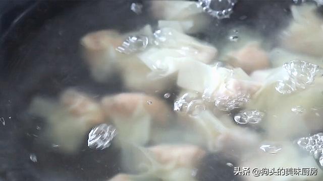 关于馄饨做法及配料最简单教程，鲜肉馄饨这样做调料