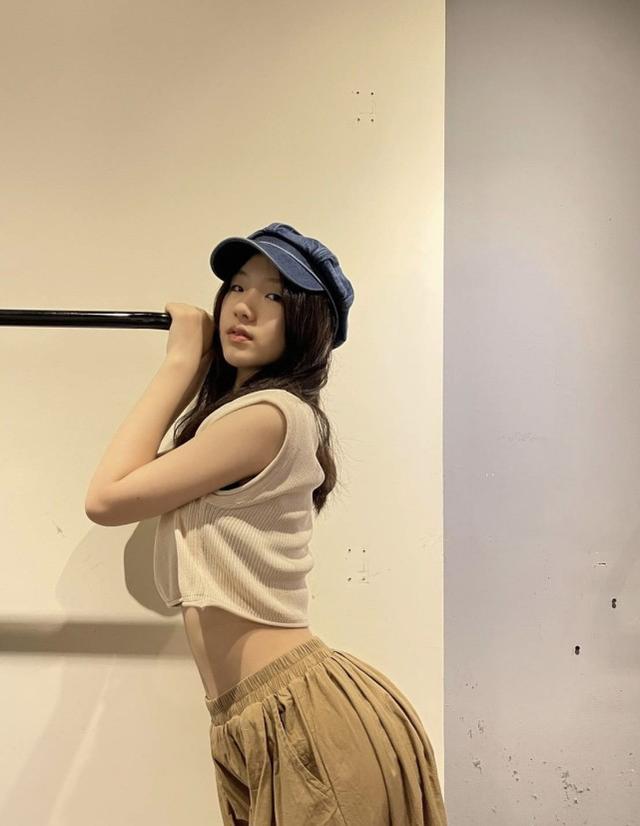 小S女兒又拍時尚雜志，長了張超模臉成雜志常客，資源比明星還好 娛樂八卦吃瓜 第8张