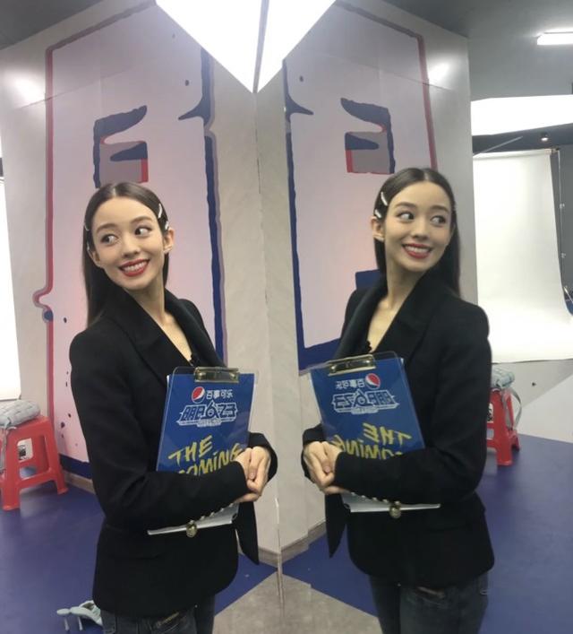 吉娜愛麗絲產後首現身，雙腿纖細看不出孕期痕跡，狀態恢復太快 娛樂八卦吃瓜 第8张